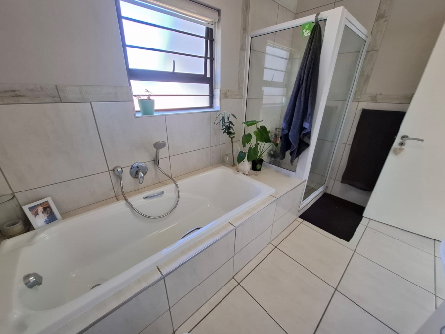 2 Bedroom Property for Sale in Heuwelsig Free State